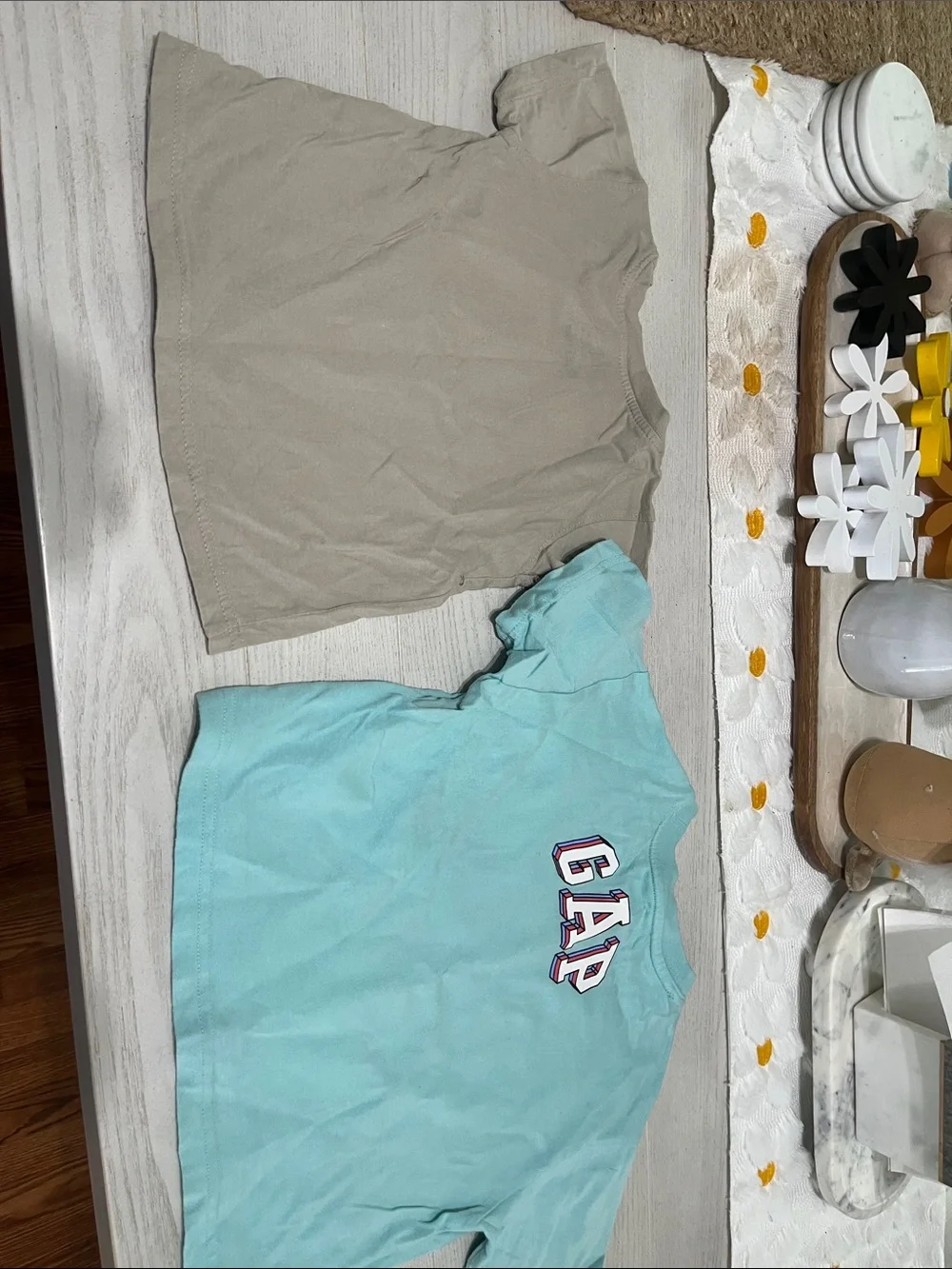 GAP Beige Boston Baseball Graphic Tee